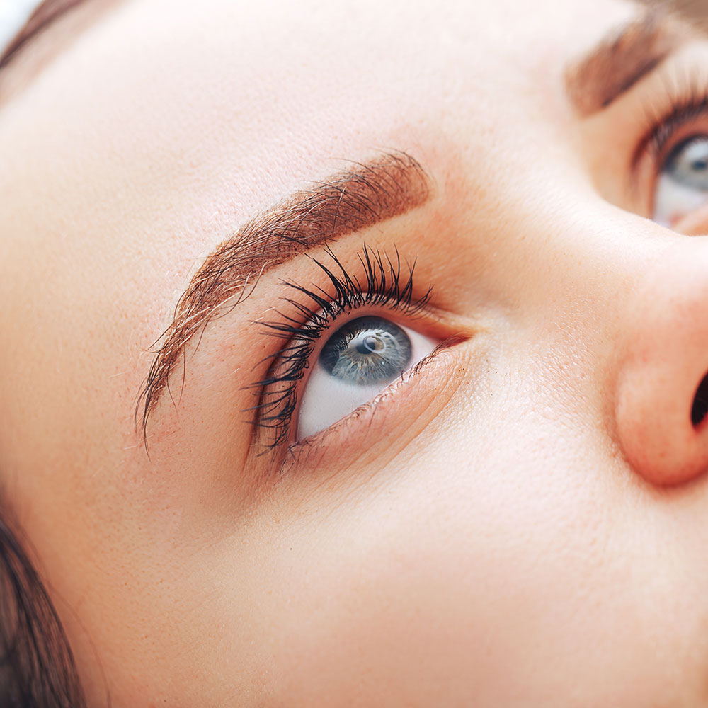 Brow waxing & shaping results showing expertly shaped eyebrows at dagna joanna permanent makeup and beauty in york, uk.